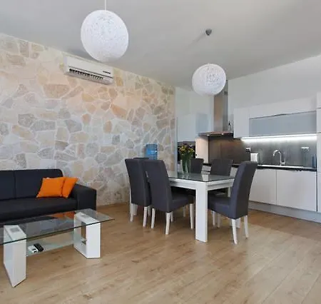 110 Sqm With Swimming Pool In Apartament Split