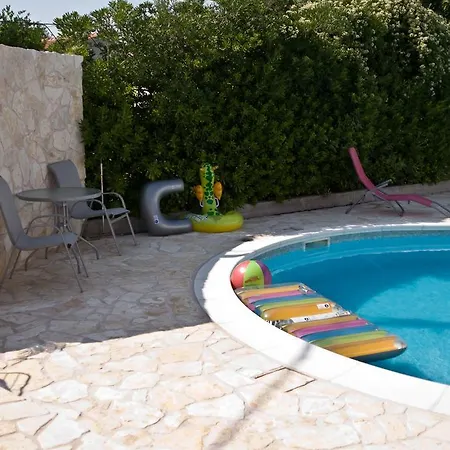 110 Sqm With Swimming Pool In Apartmán